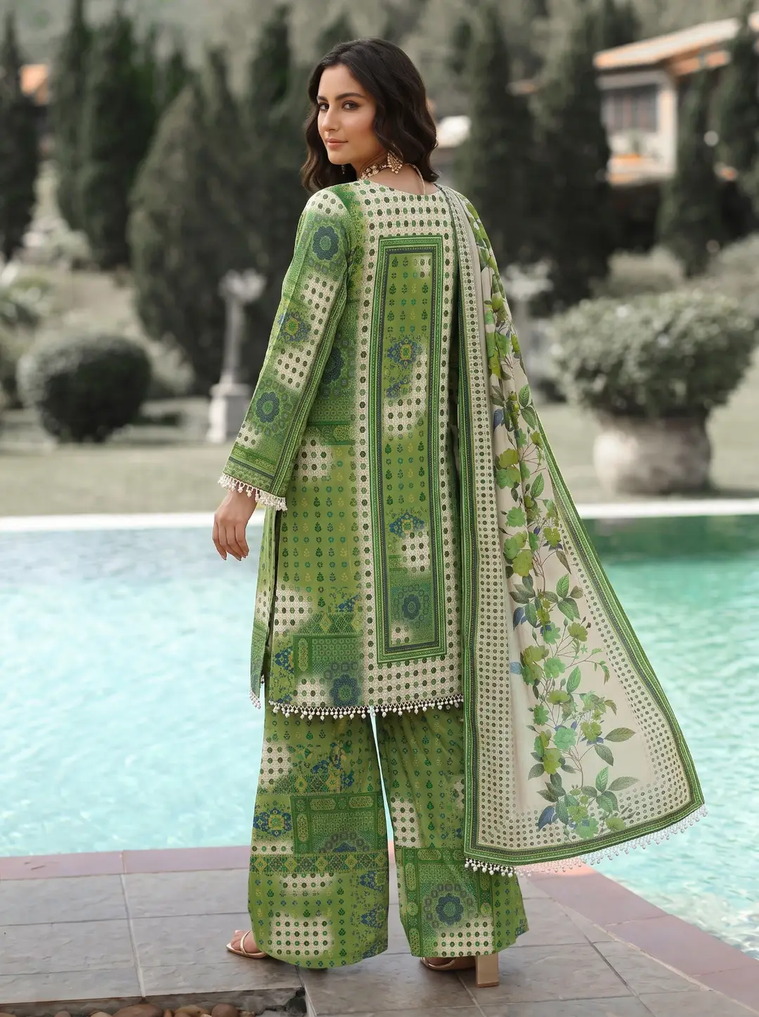 3 Pcs Women's Unstitched Printed Suit
