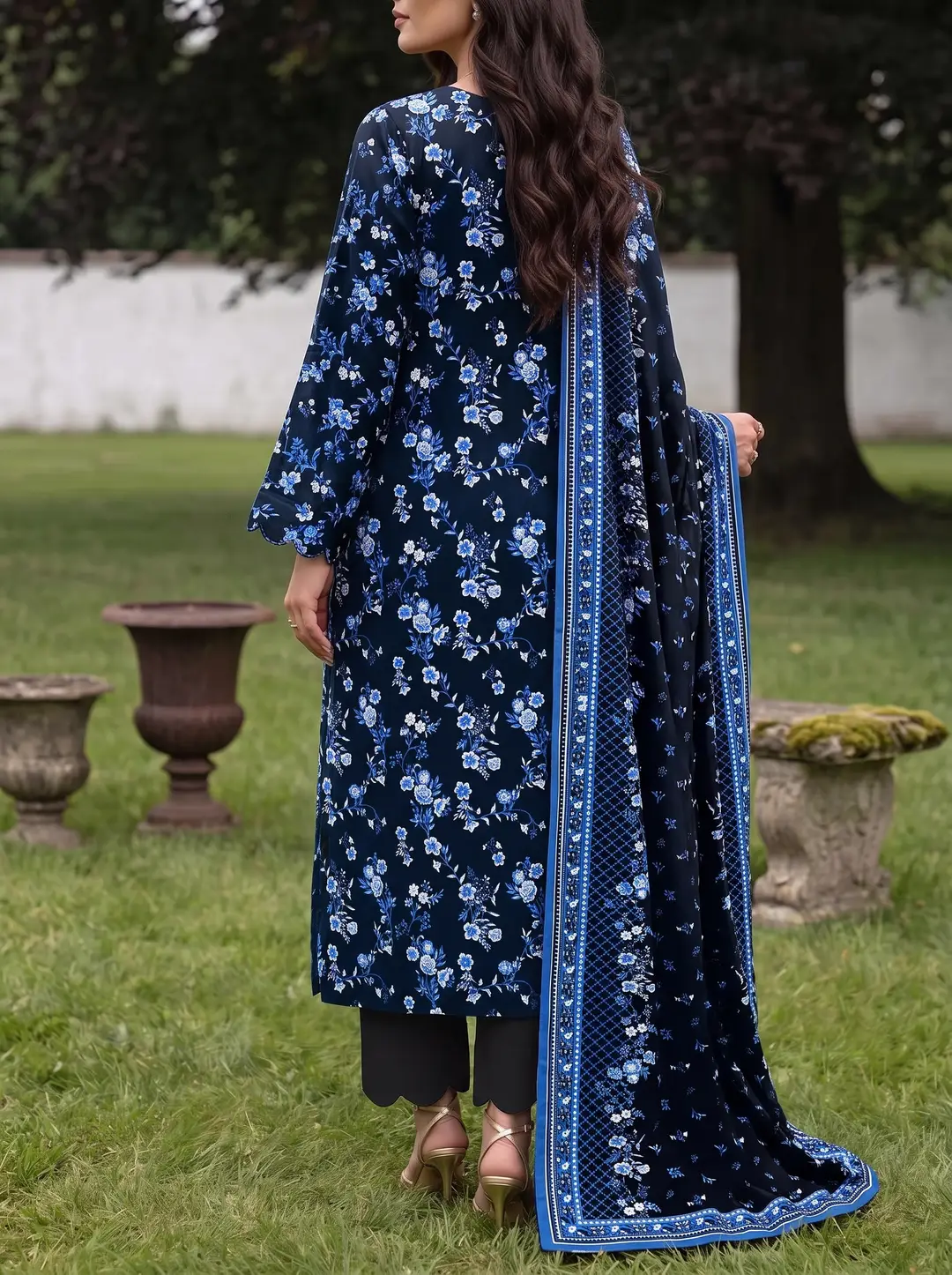 3 Pcs Women's Unstitched Printed Suit