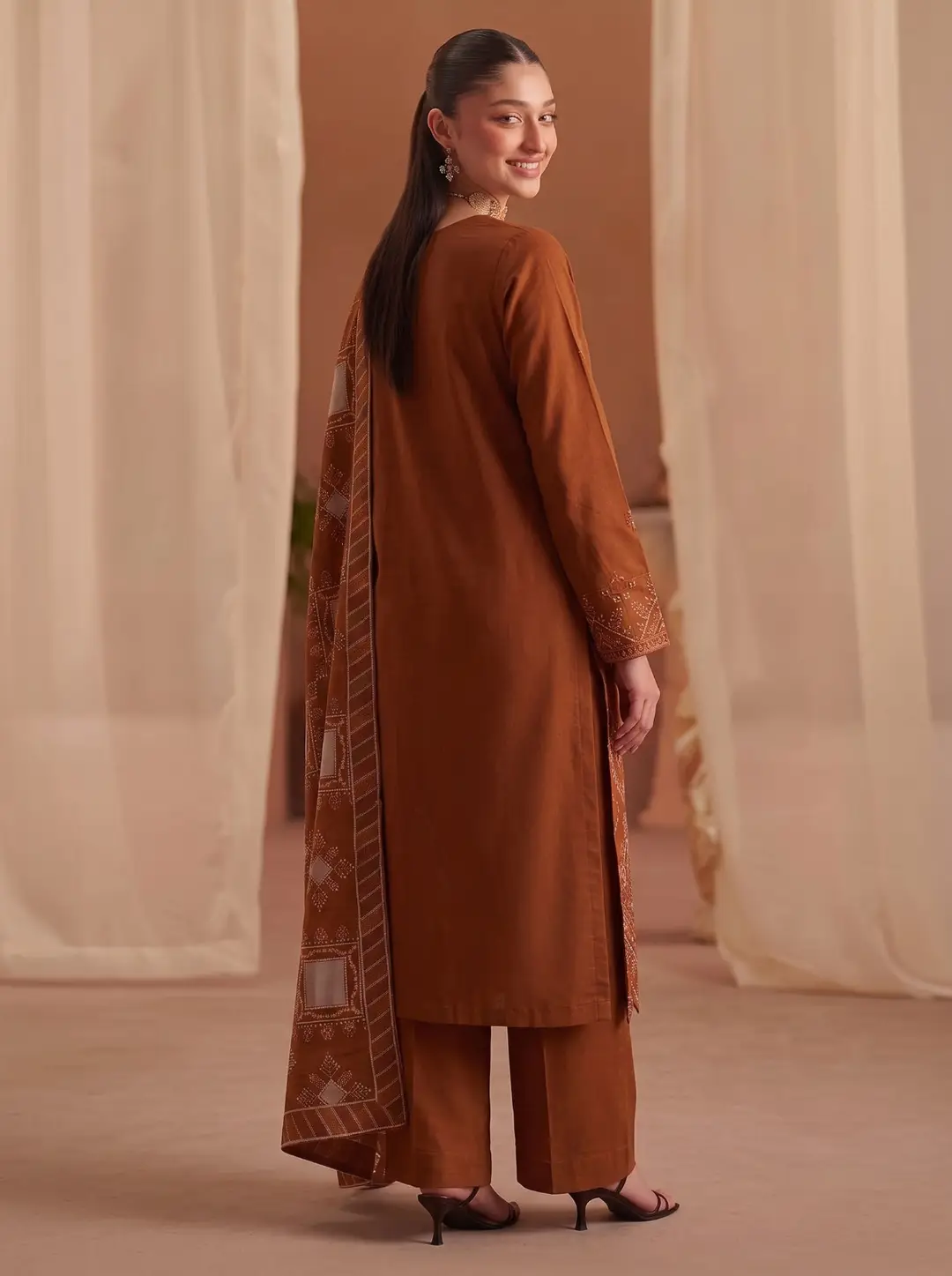 3 Pcs Women's Unstitched Plain Suit