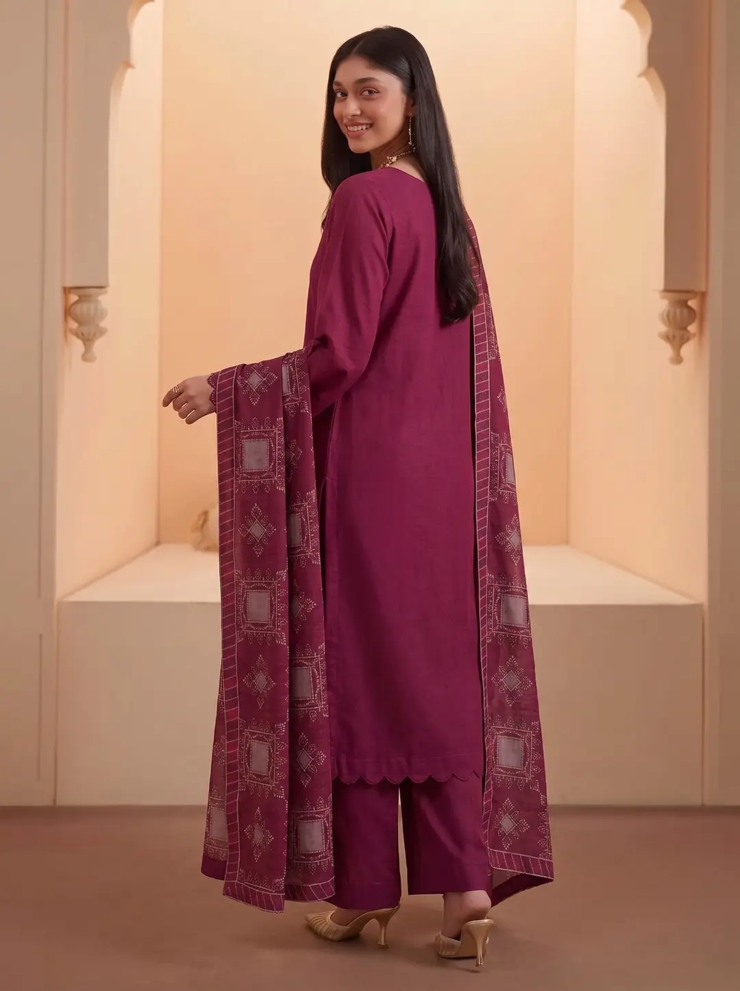 3 Pcs Women's Unstitched Plain Suit