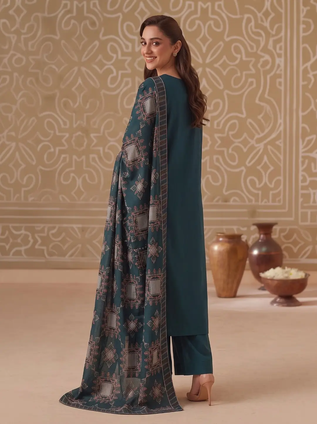 3 Pcs Women's Unstitched Plain Suit