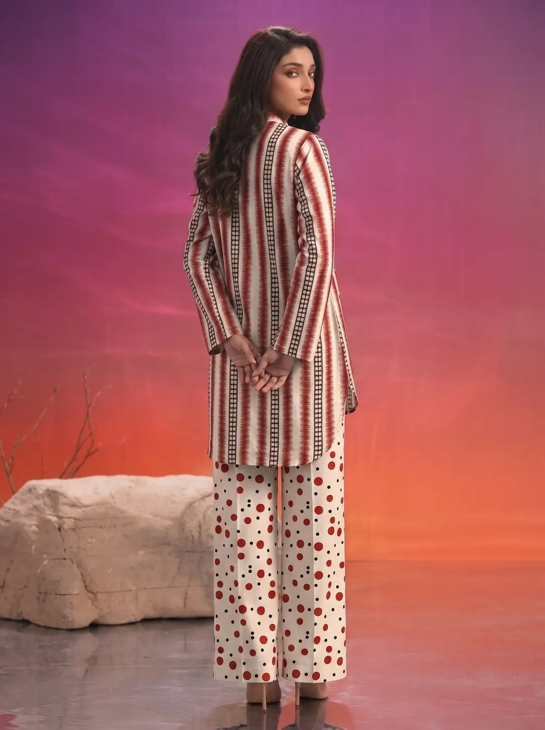 2 Pcs Women's Unstitched Printed Suit