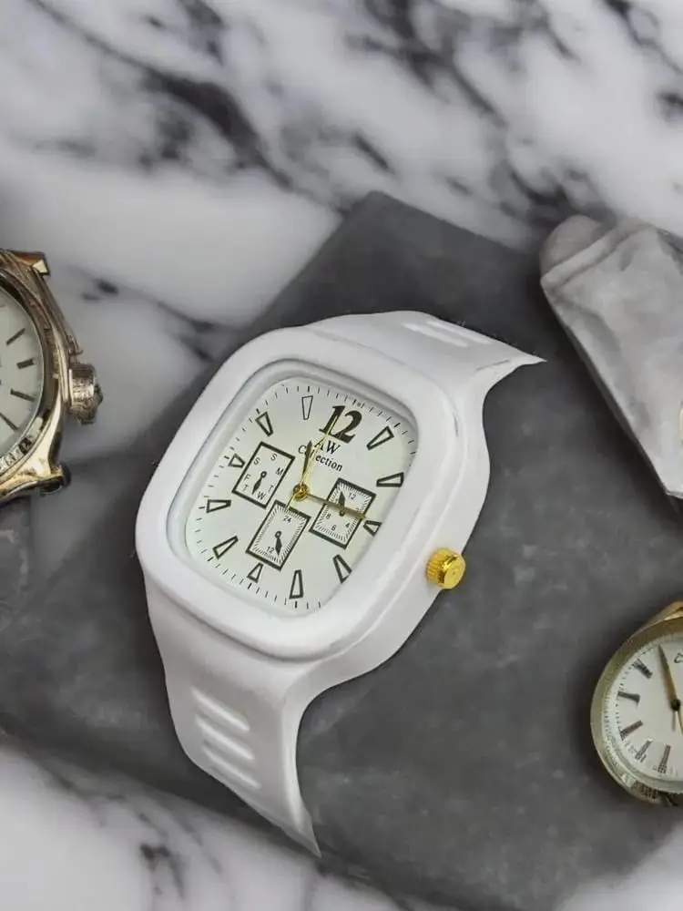 Analogue Fashionable Watch For Men