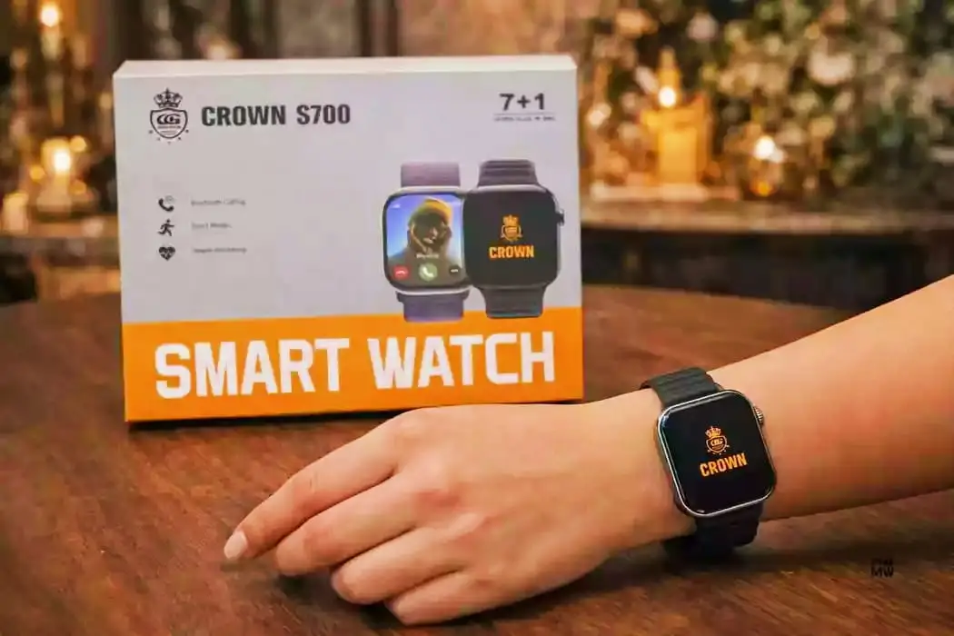 Latest Crown S700 Smart Watch 7/1 Strap Combo Fitness Track
