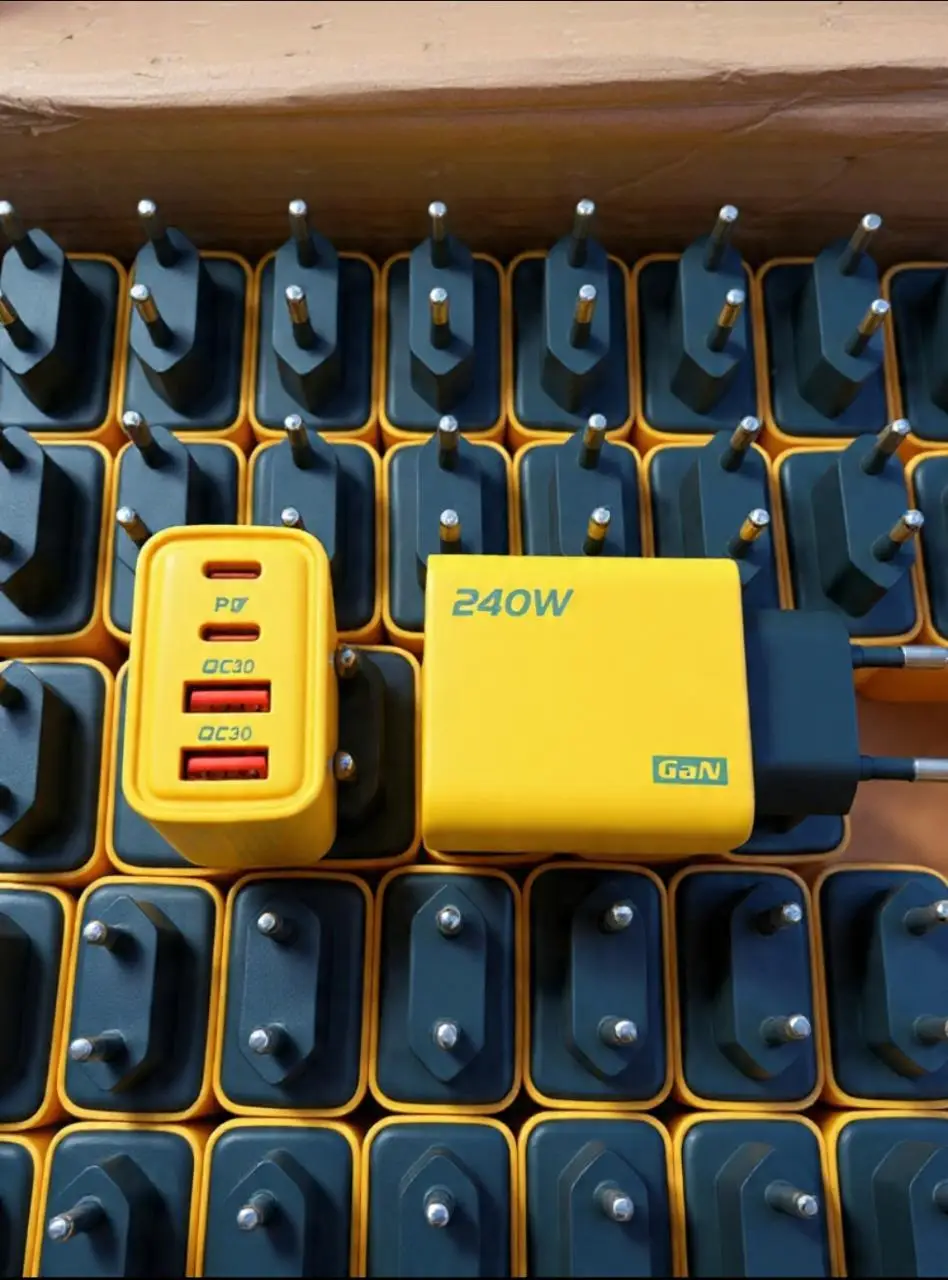 240W GaN 4-Port Fast Charger USB C PD Quick Charge