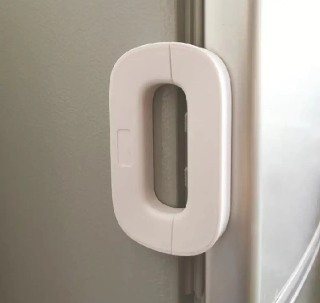 Durable Materials For Long-Lasting Use Fridge Lock & Keys