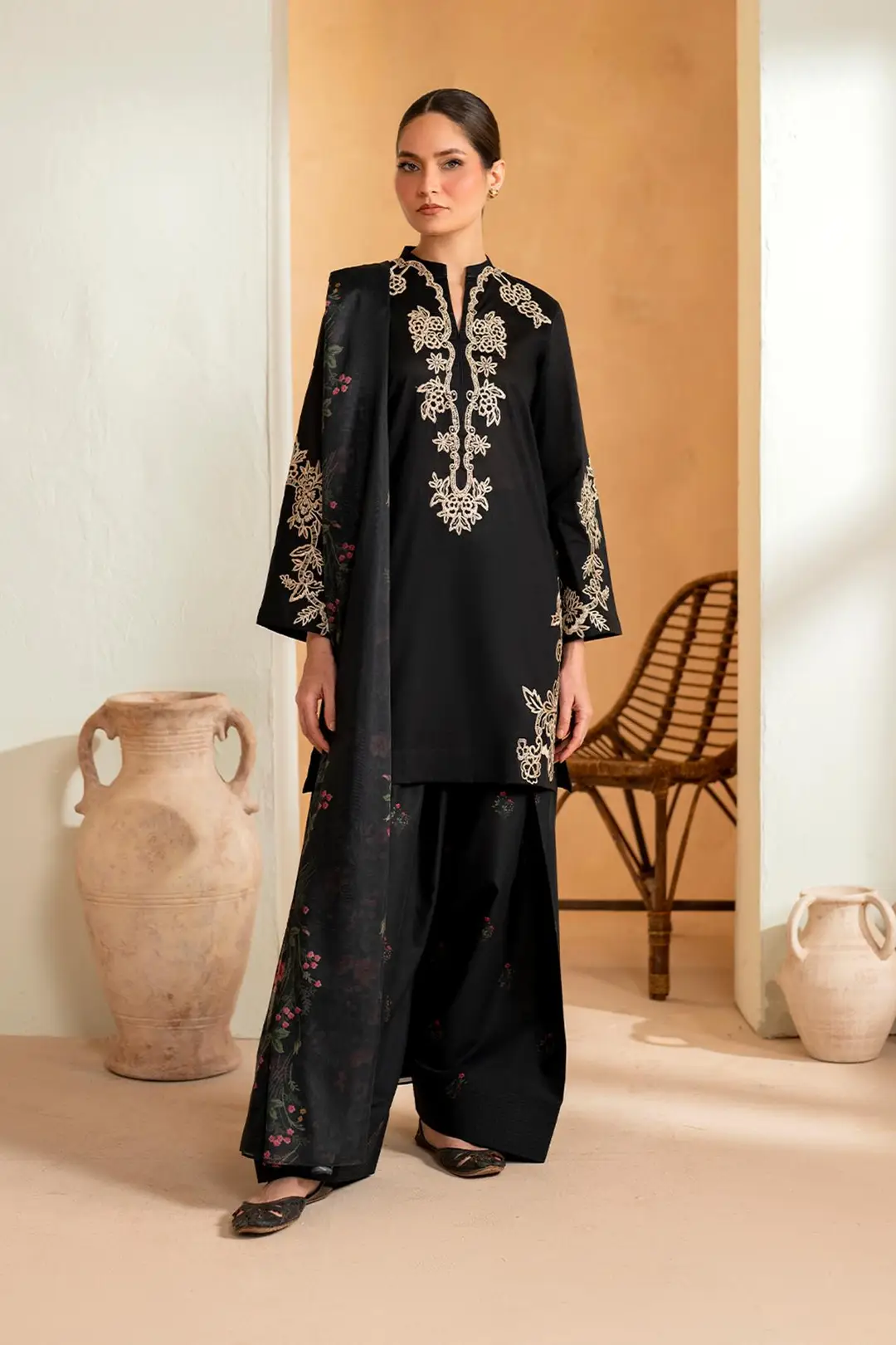 3 Pcs Women's Unstitched Embroidered Suit