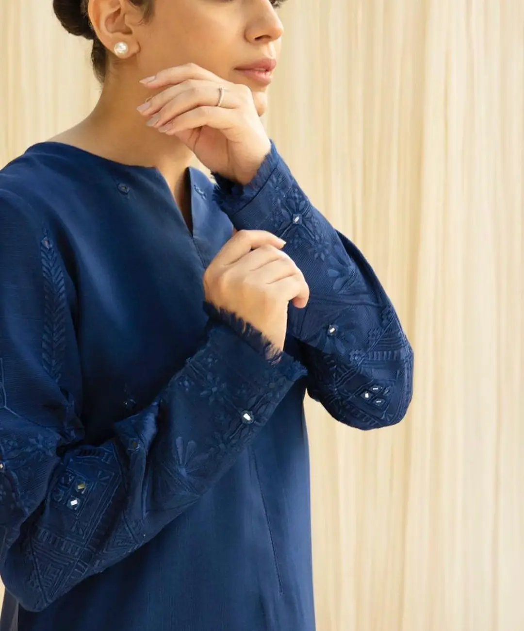 3 Pcs Women's Unstitched Embroidered Suit