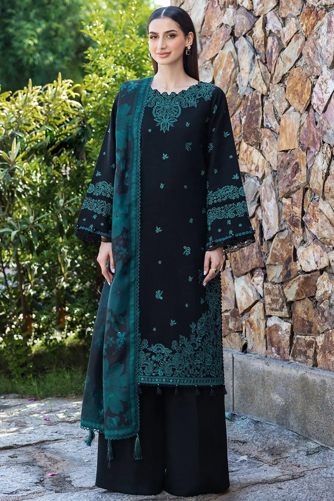 3 Pcs Women's Unstitched Embroidered Suit