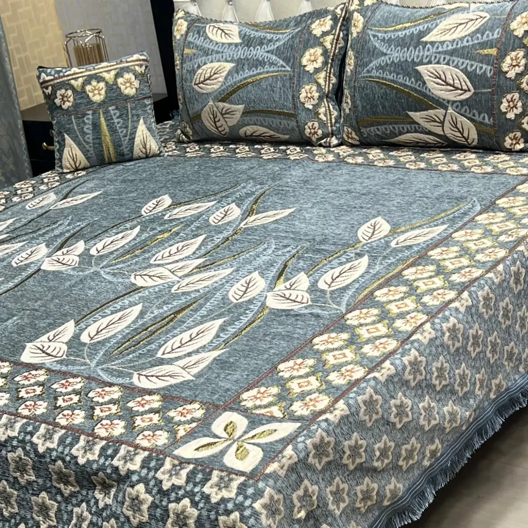 3 Pcs Velvet Jacquard Printed Double Bedsheet