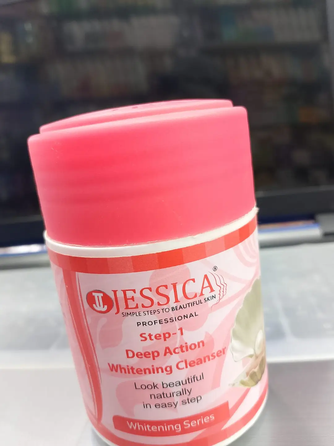 Whitening Facial Cleanser 550 550