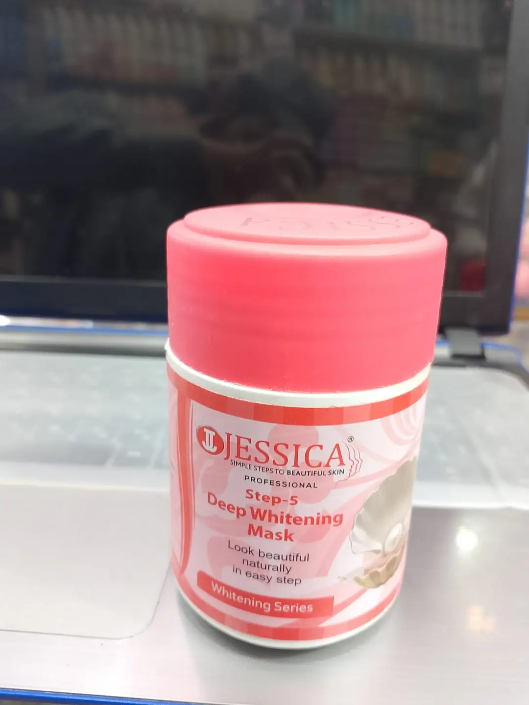 Whitening Facial Cleanser 550 550