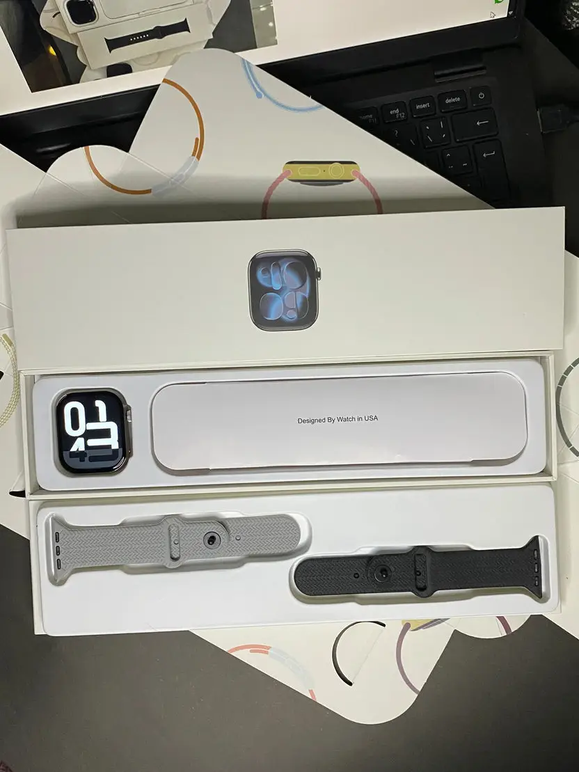Series 11 Smart Watch (Apple logo)
