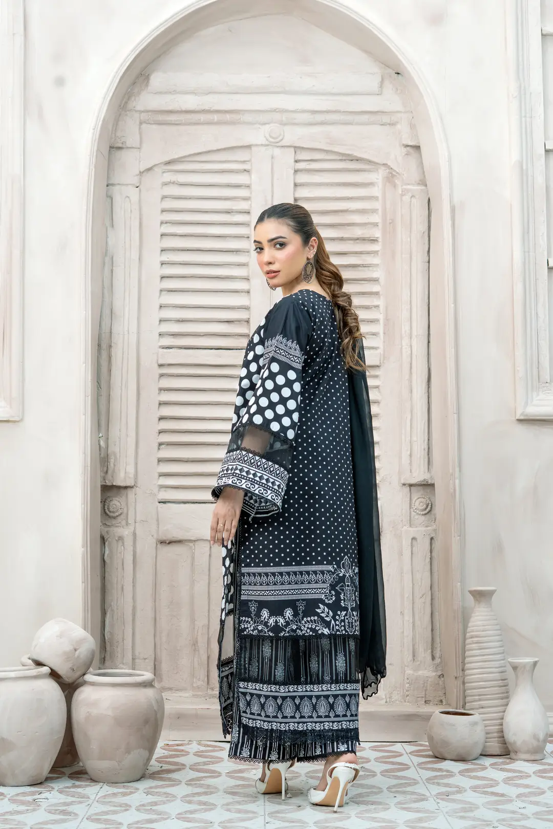 3 Pcs Women's Unstitched Printed Suit