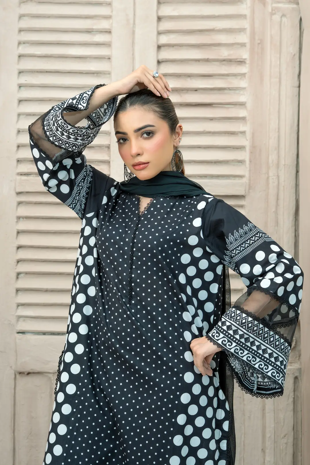 3 Pcs Women's Unstitched Printed Suit