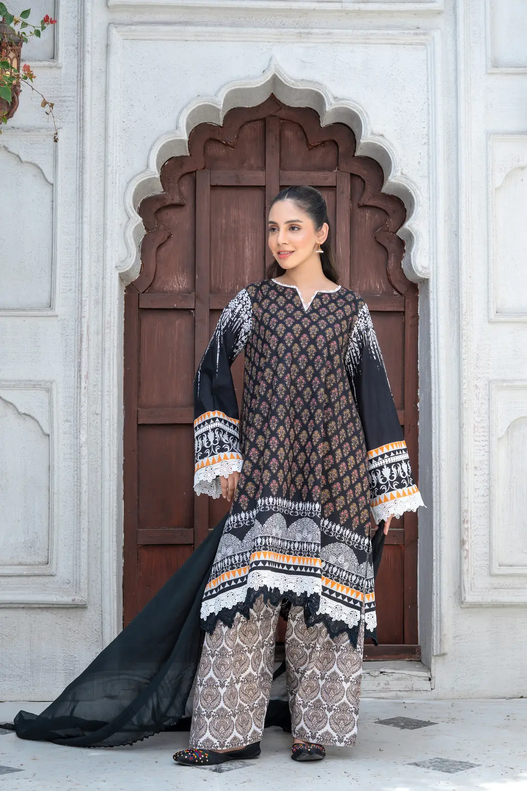 3 Pcs Women's Unstitched Printed Suit