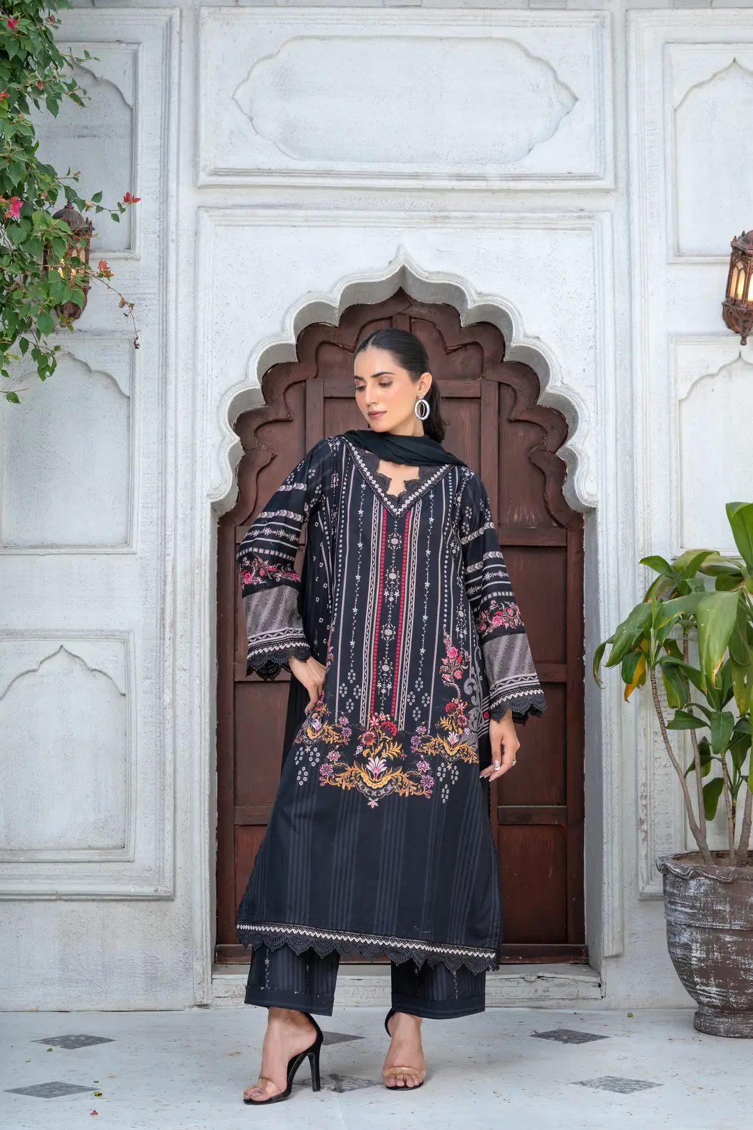 3 Pcs Women's Unstitched Printed Suit