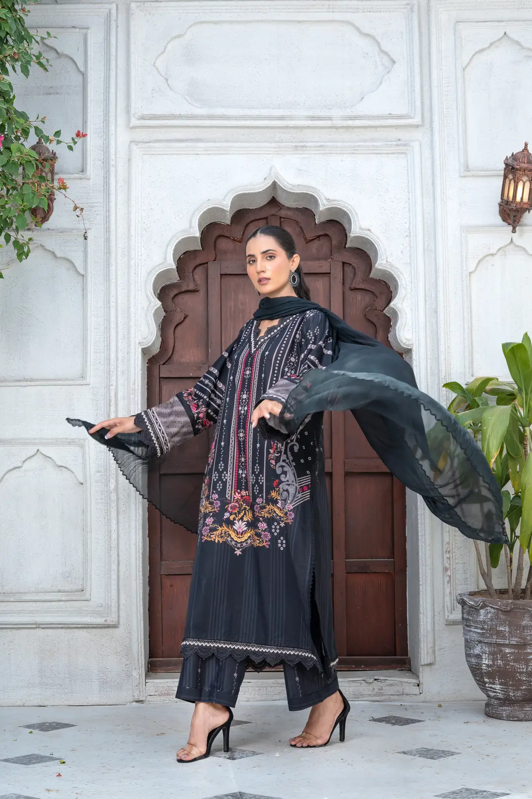 3 Pcs Women's Unstitched Printed Suit