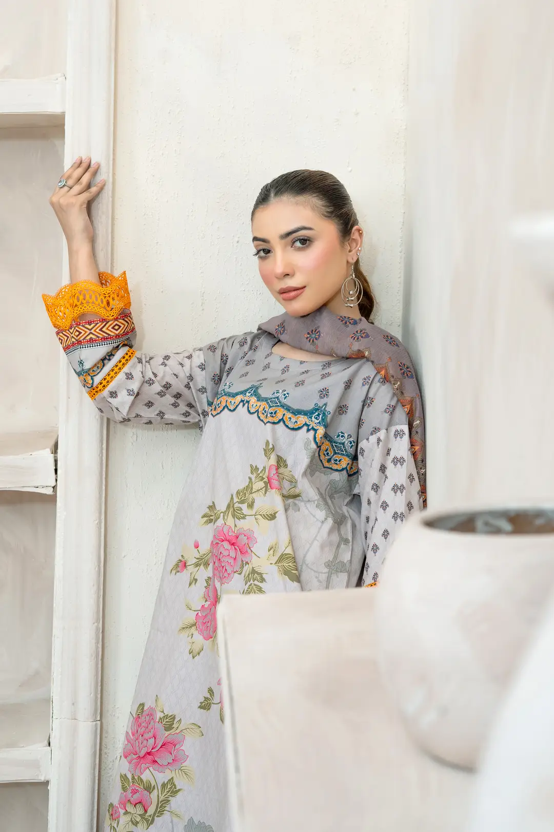 3 Pcs Women's Unstitched Printed Suit