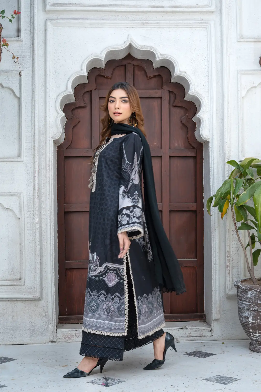 3 Pcs Women's Unstitched Printed Suit