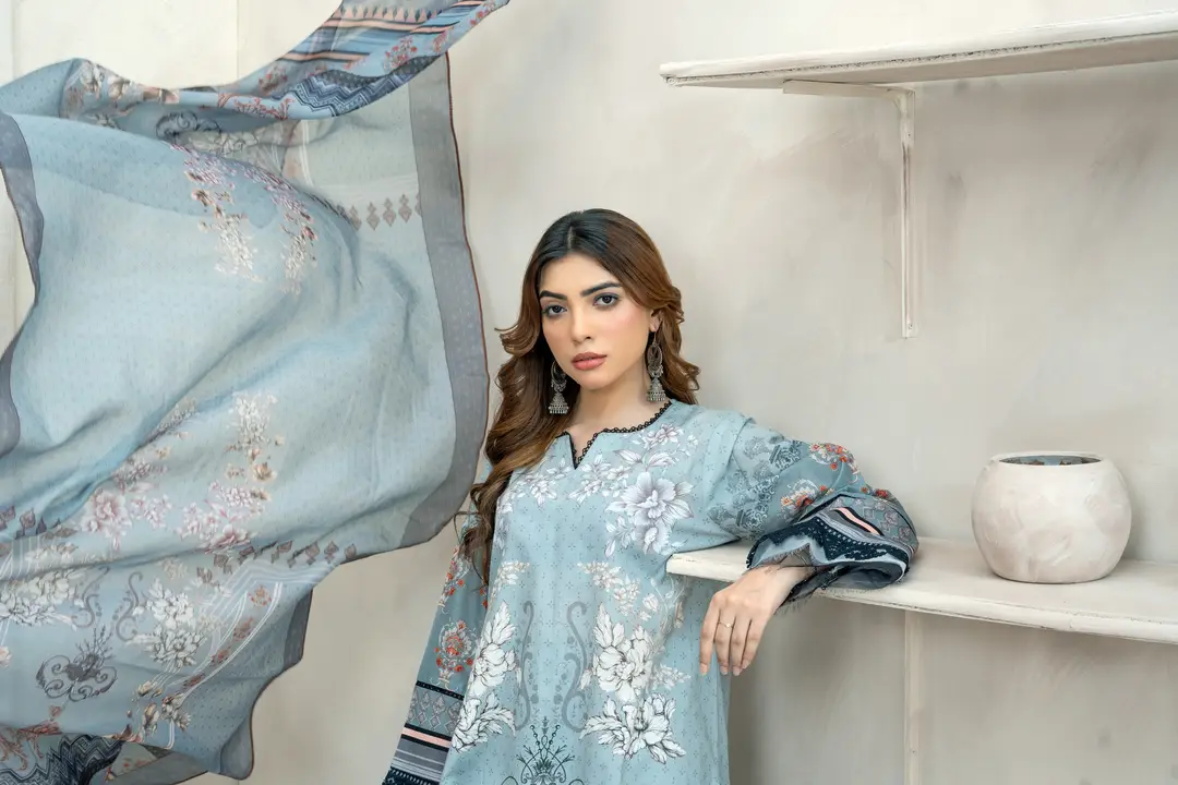 3 Pcs Women's Unstitched Printed Suit