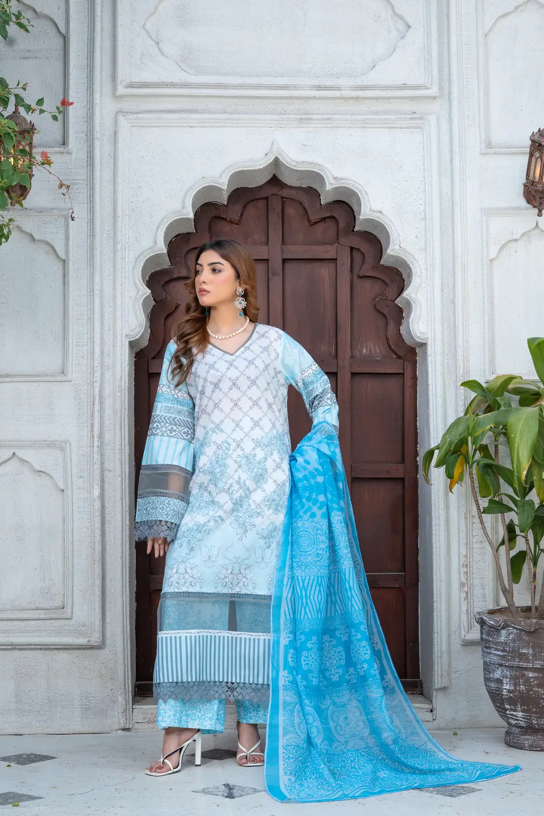 3 Pcs Women's Unstitched Printed Suit