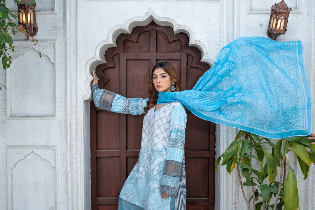 3 Pcs Women's Unstitched Printed Suit