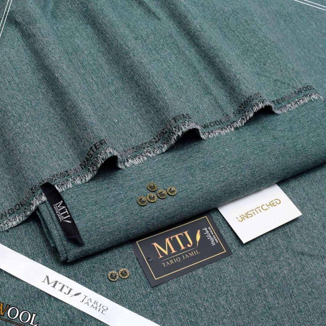 Men’s Unstitched Wool Plain Suit