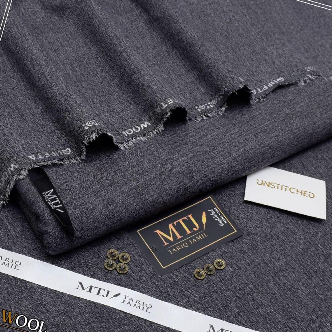 Men’s Unstitched Wool Plain Suit