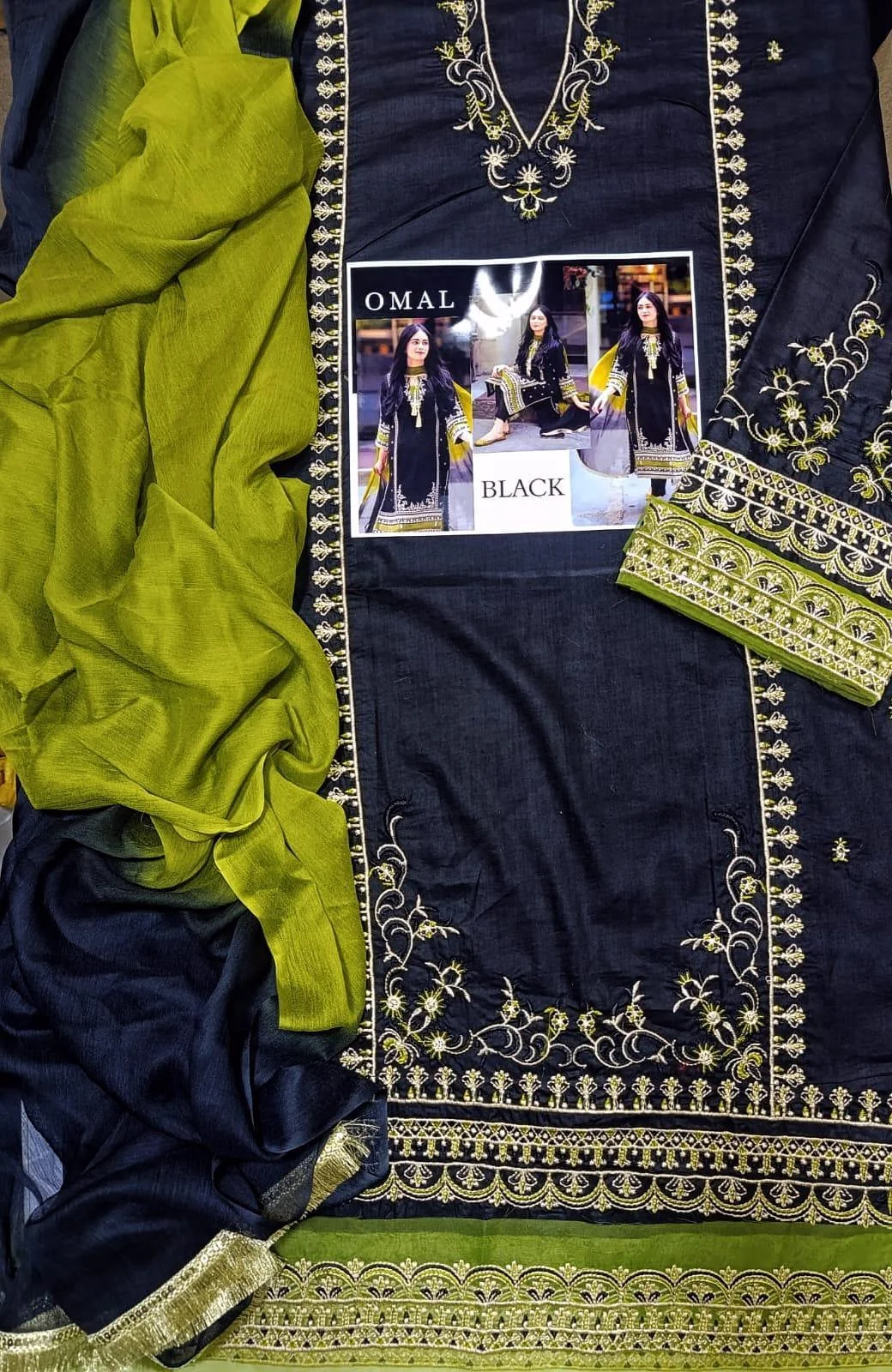 3 Pcs Women's Unstitched Embroidered Suit