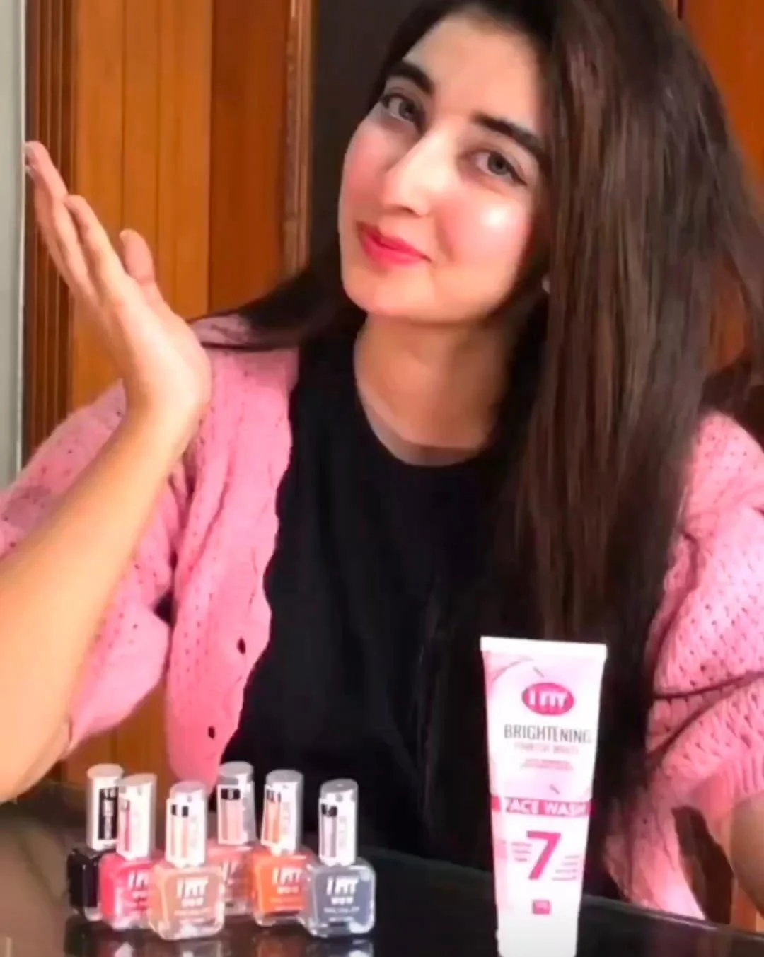7 in 1 Makeup Deal: 6 Packs Peel Off Nail Polish + Face Wash Red 100ml