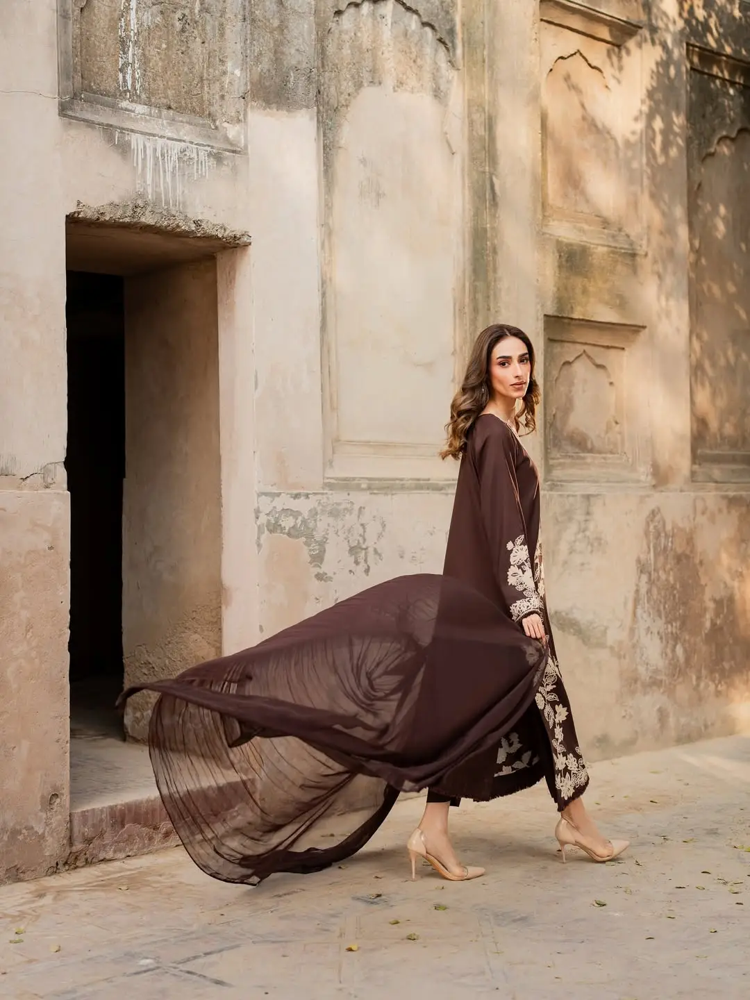 3 Pcs Women's Stitched Linen Embroidered Suit