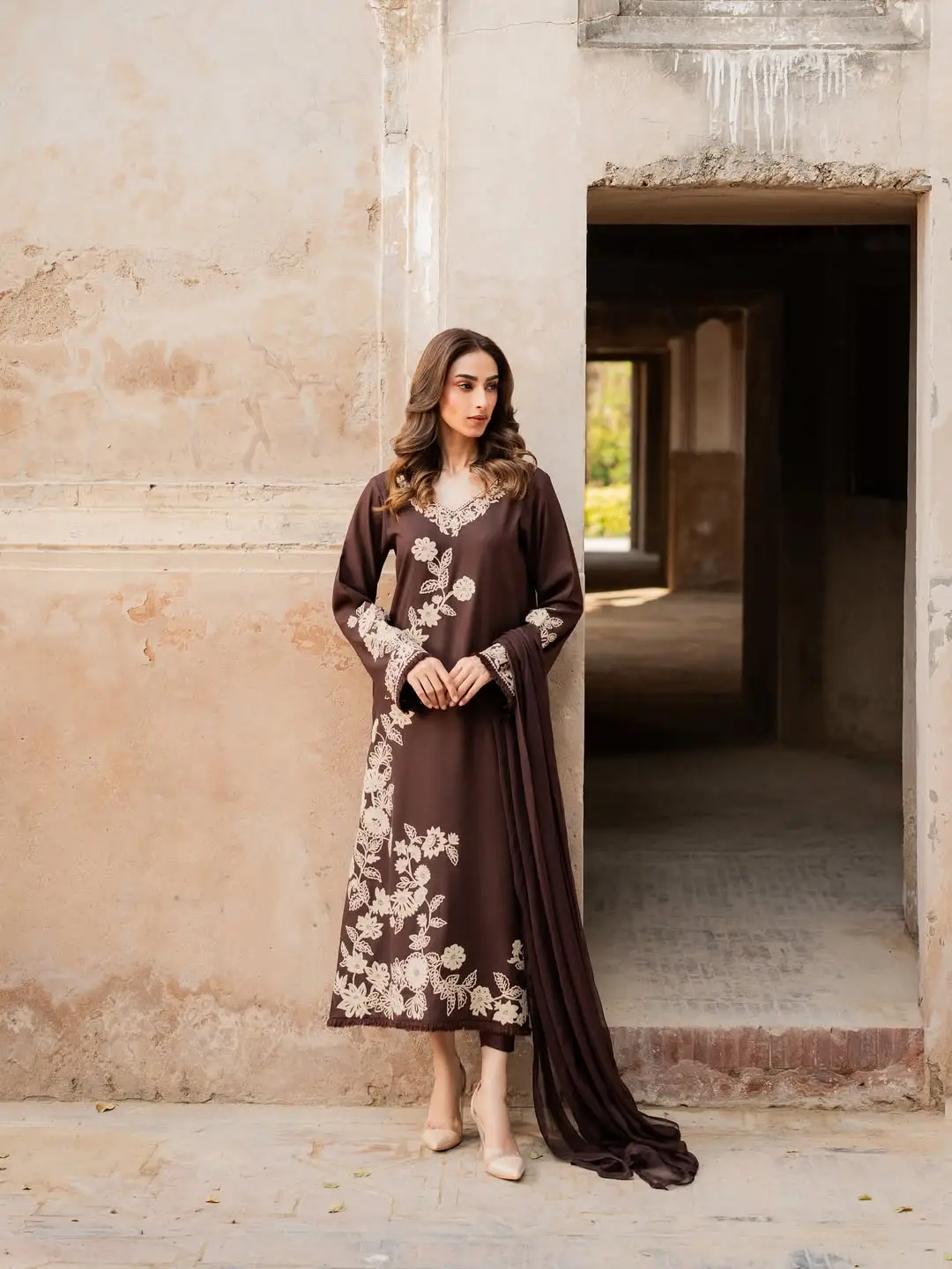 3 Pcs Women's Stitched Linen Embroidered Suit