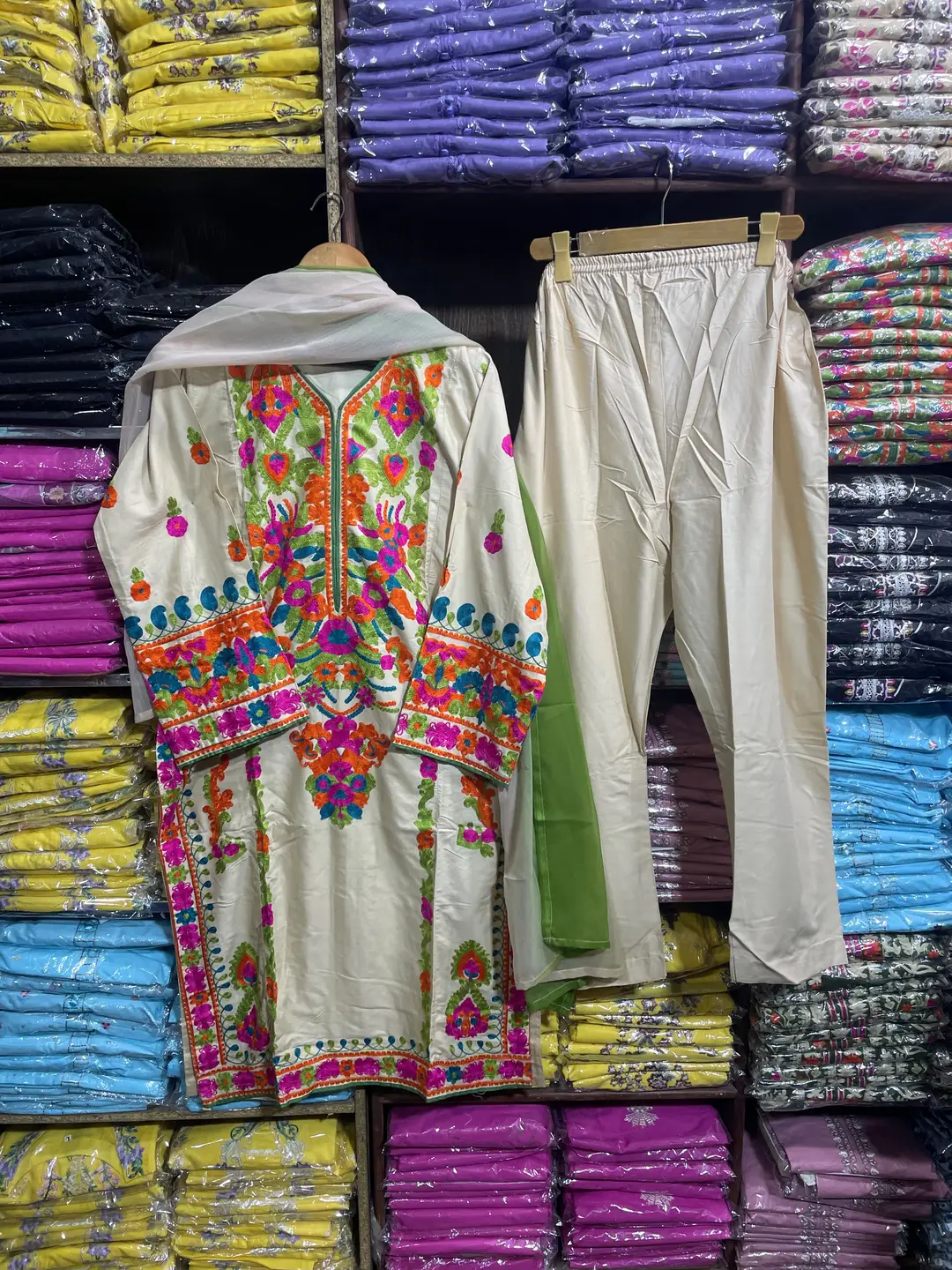 3 Pcs Women's Stitched Linen Embroidered Suit