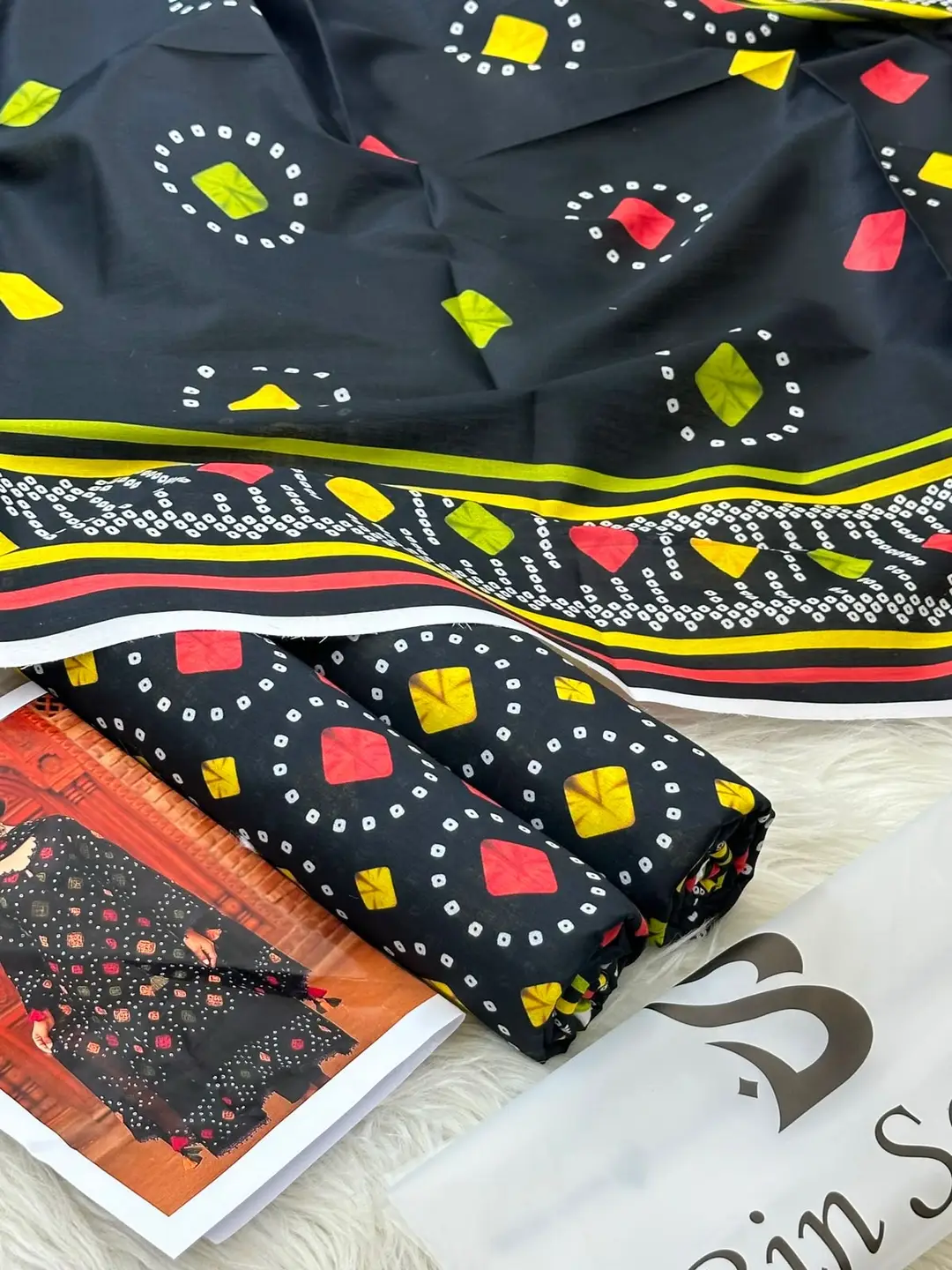 3 Pcs Women's Unstitched Digital Print Suit