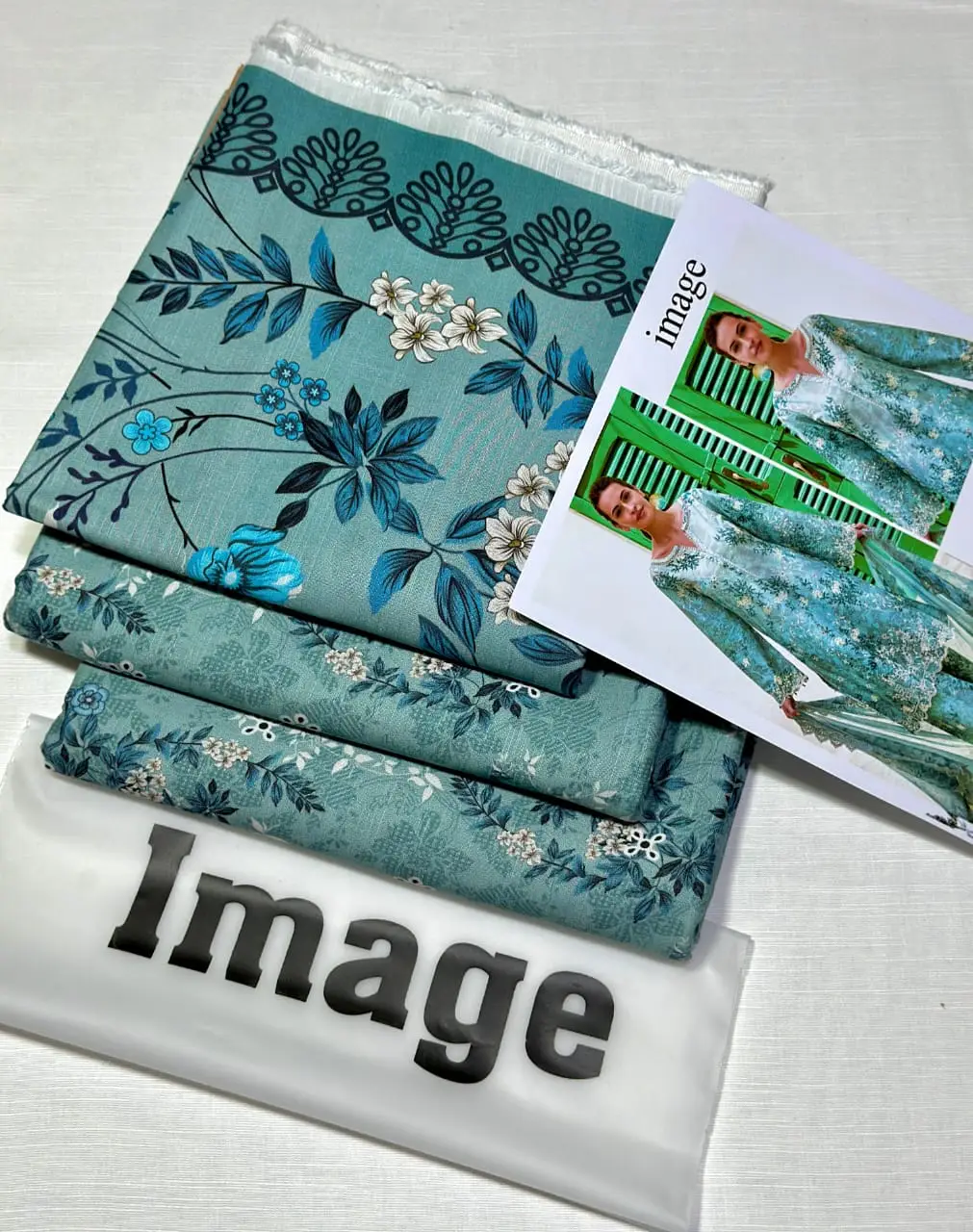 3 Pcs Women's Unstitched Digital Print Suit