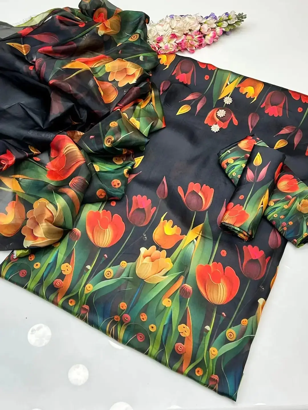 3 Pcs Women's Unstitched Printed Suit