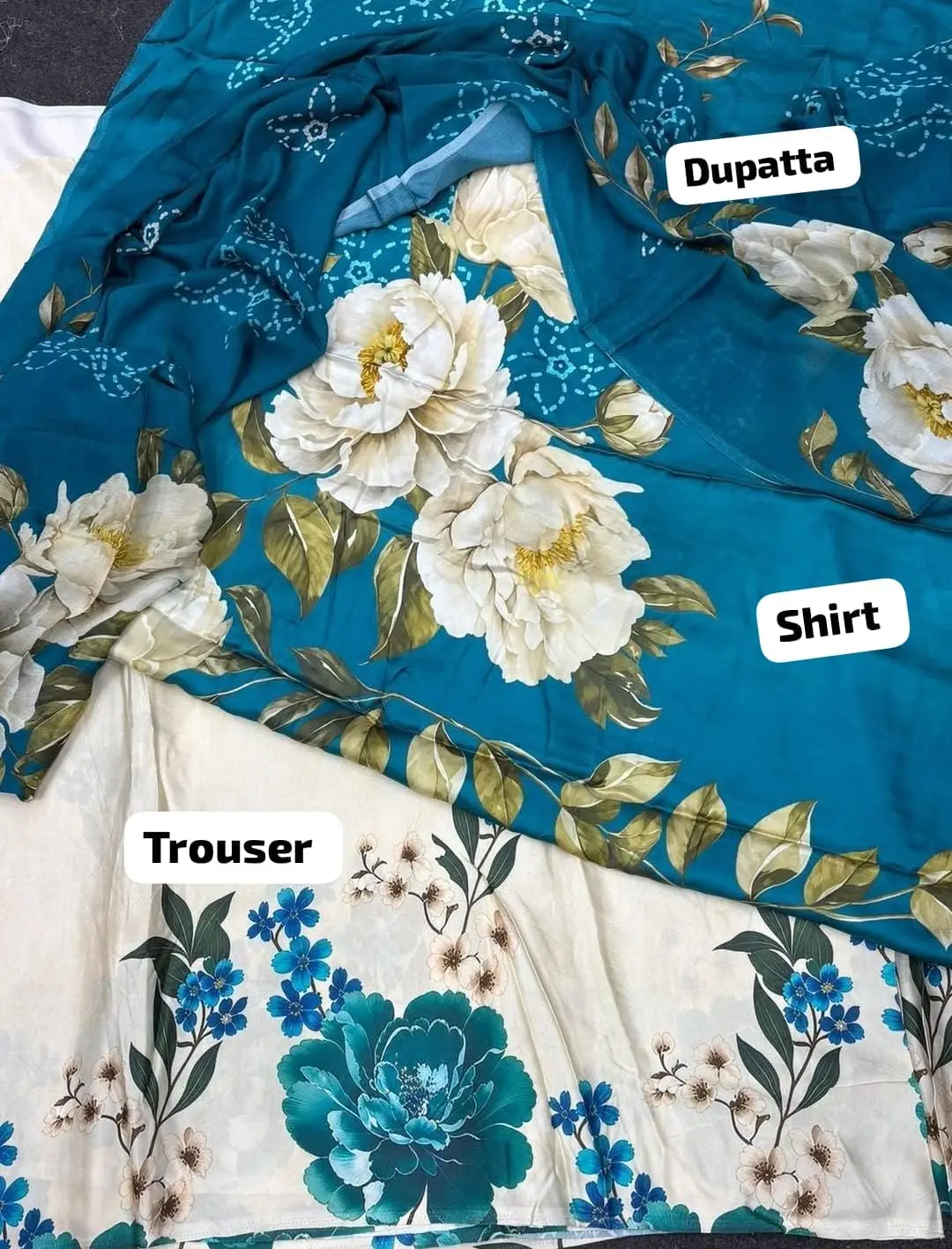 3 Pcs Women's Unstitched Printed Suit