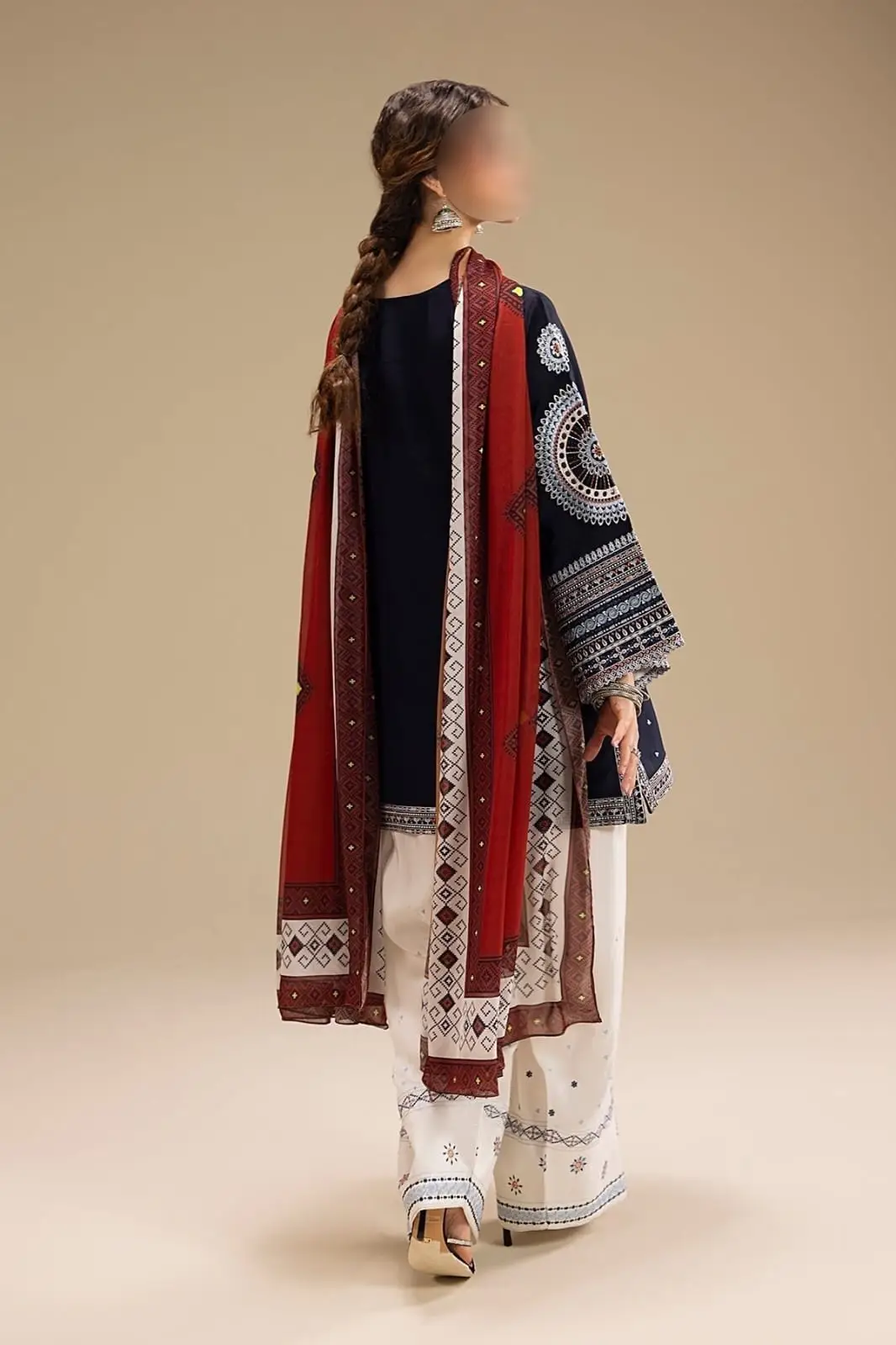 3 Pcs Women's Unstitched Embroidered Suit