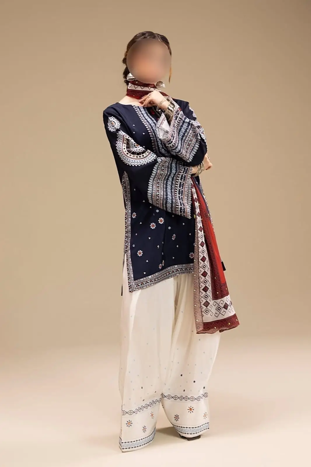 3 Pcs Women's Unstitched Embroidered Suit