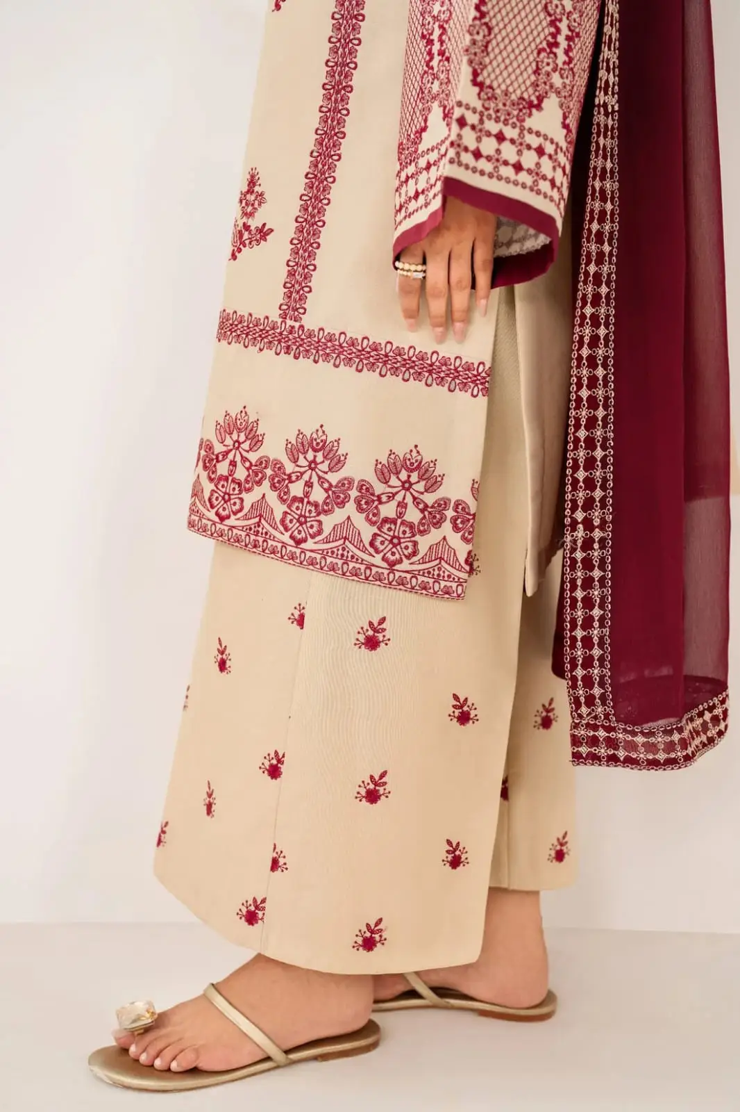 3 Pcs Women's Unstitched Embroidered Suit
