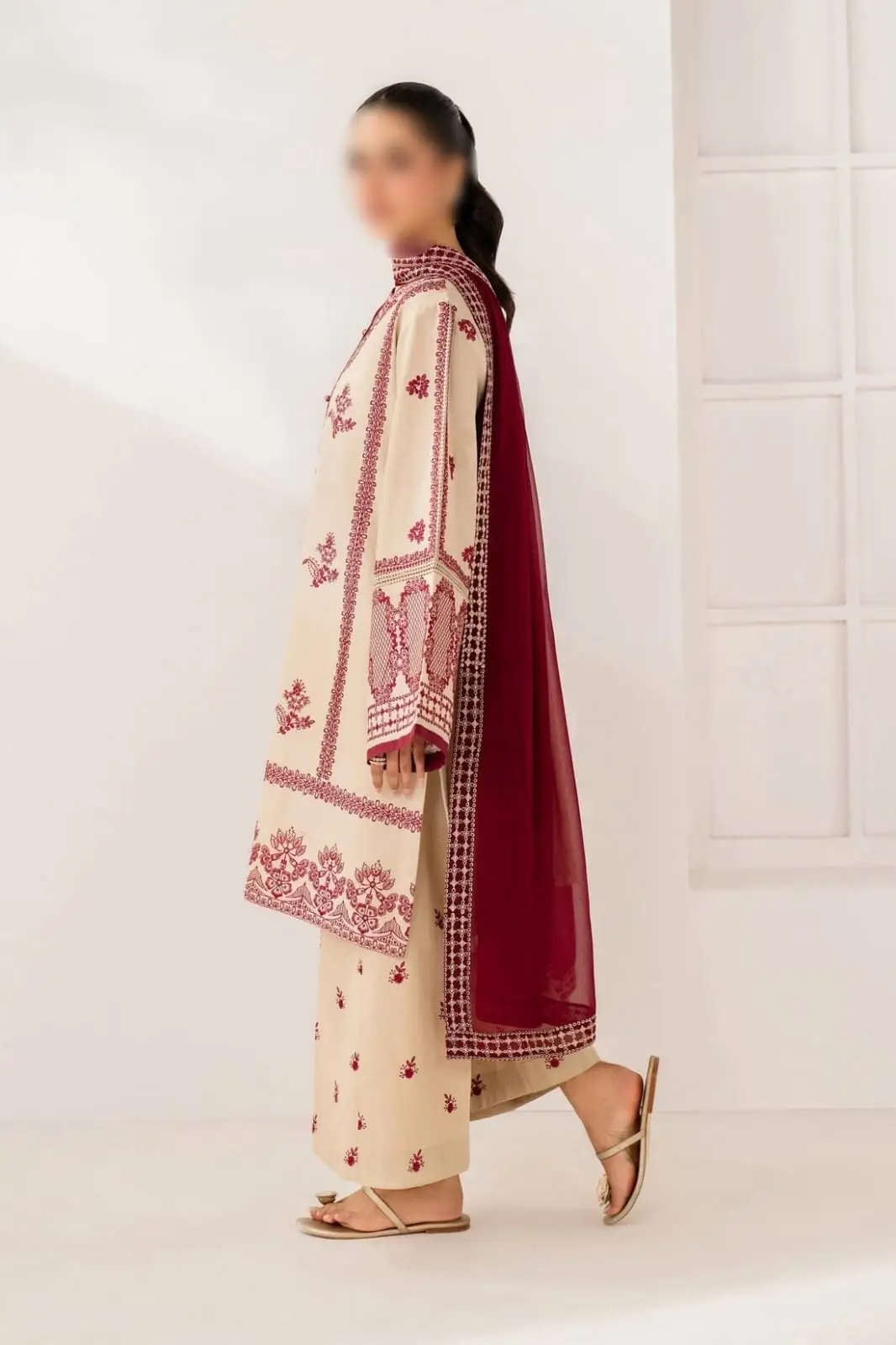 3 Pcs Women's Unstitched Embroidered Suit