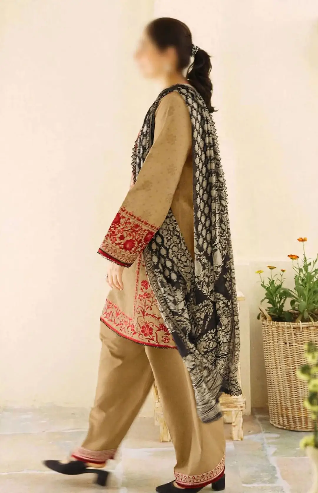 3 Pcs Women's Unstitched Embroidered Suit