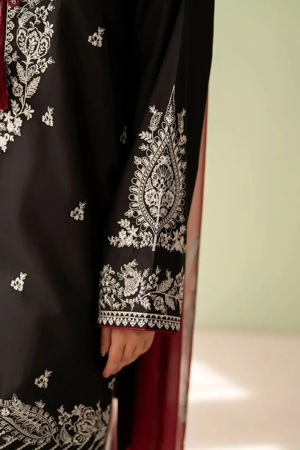 3 Pcs Women's Unstitched Embroidered Suit