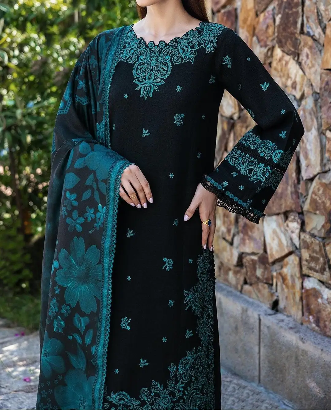 3 Pcs Women's Unstitched Embroidered Suit