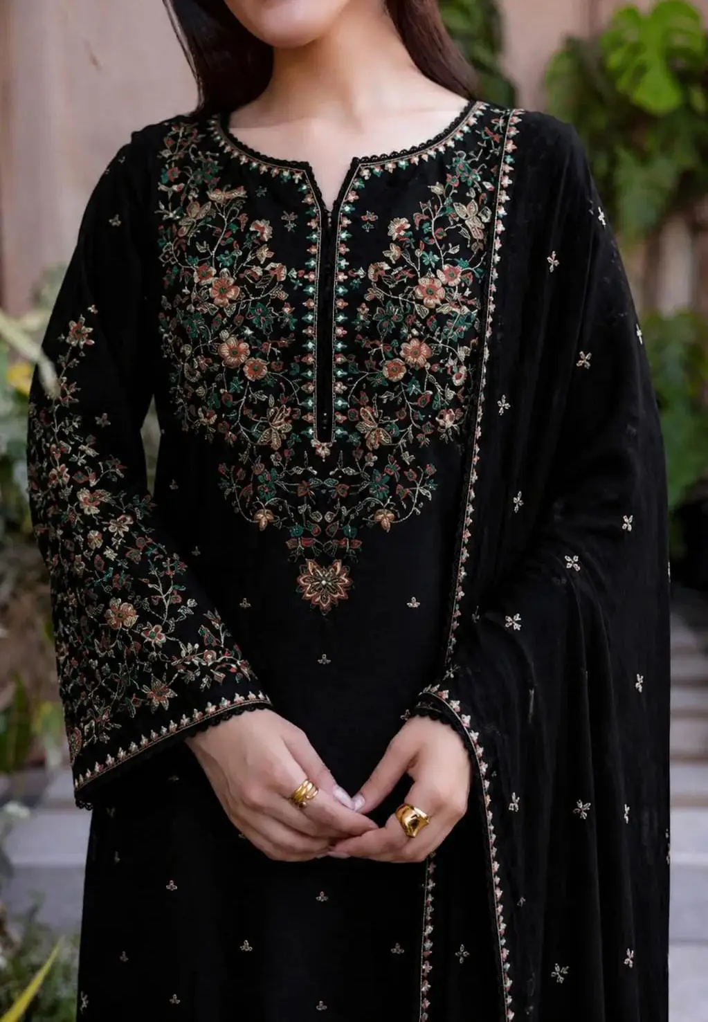 3 Pcs Women's Unstitched Embroidered Suit