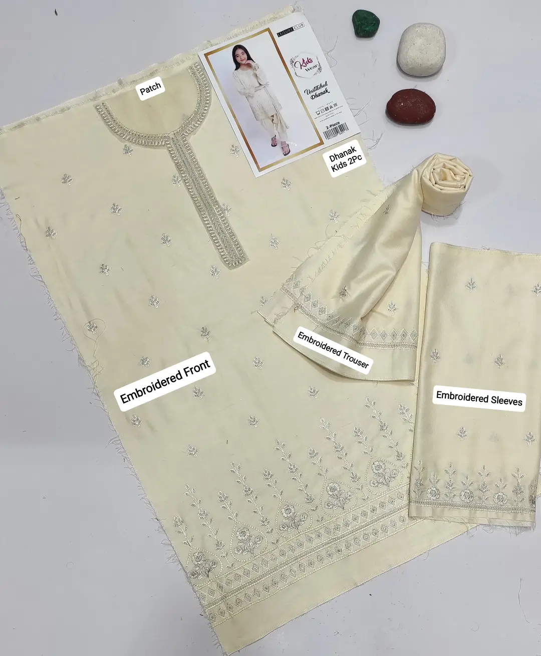 2 Pcs Girl's Dhanak Embroidered Unstitched Suit