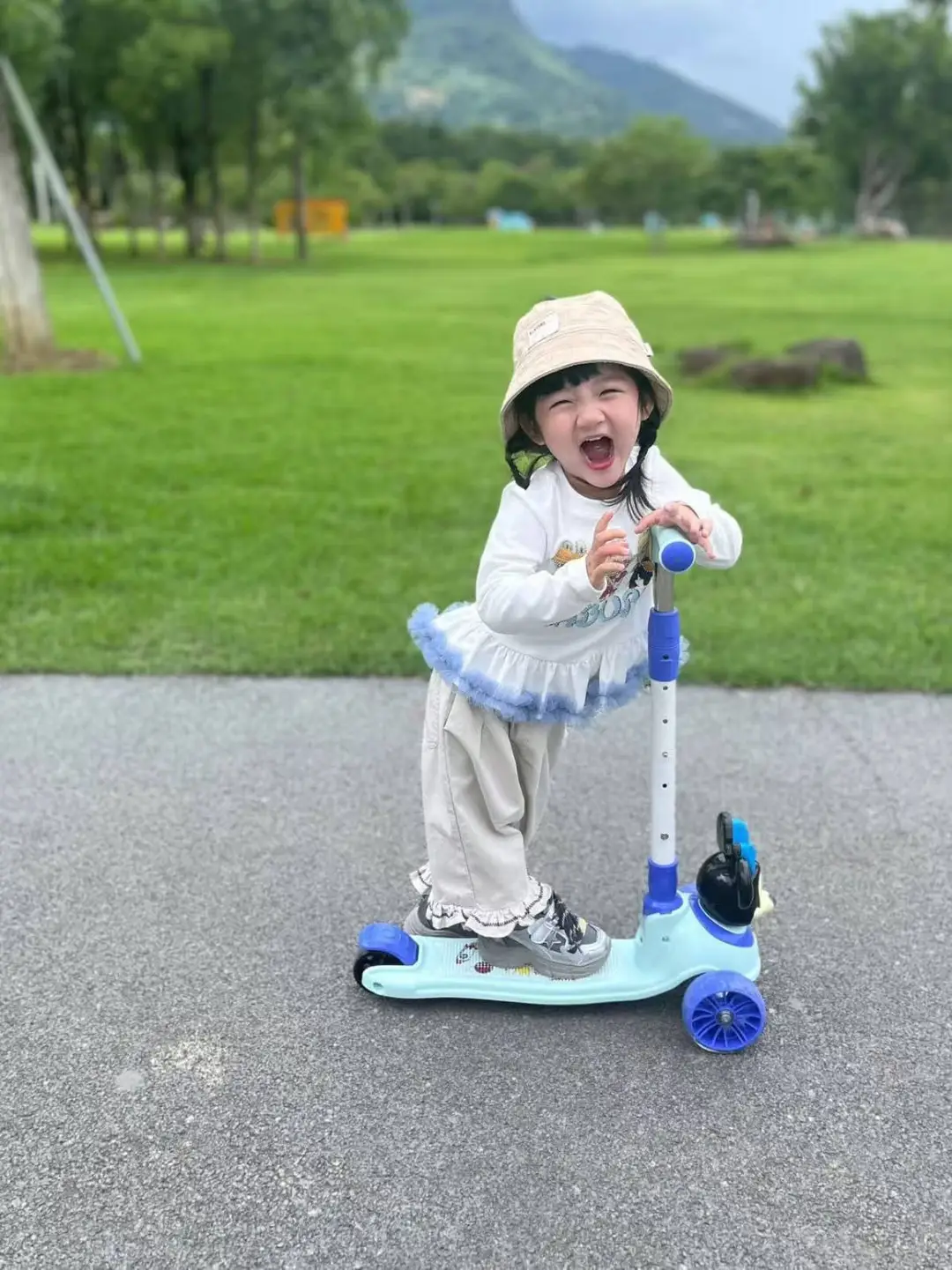 Multicolor Scooty for Kids - 1 Pc Fun Ride