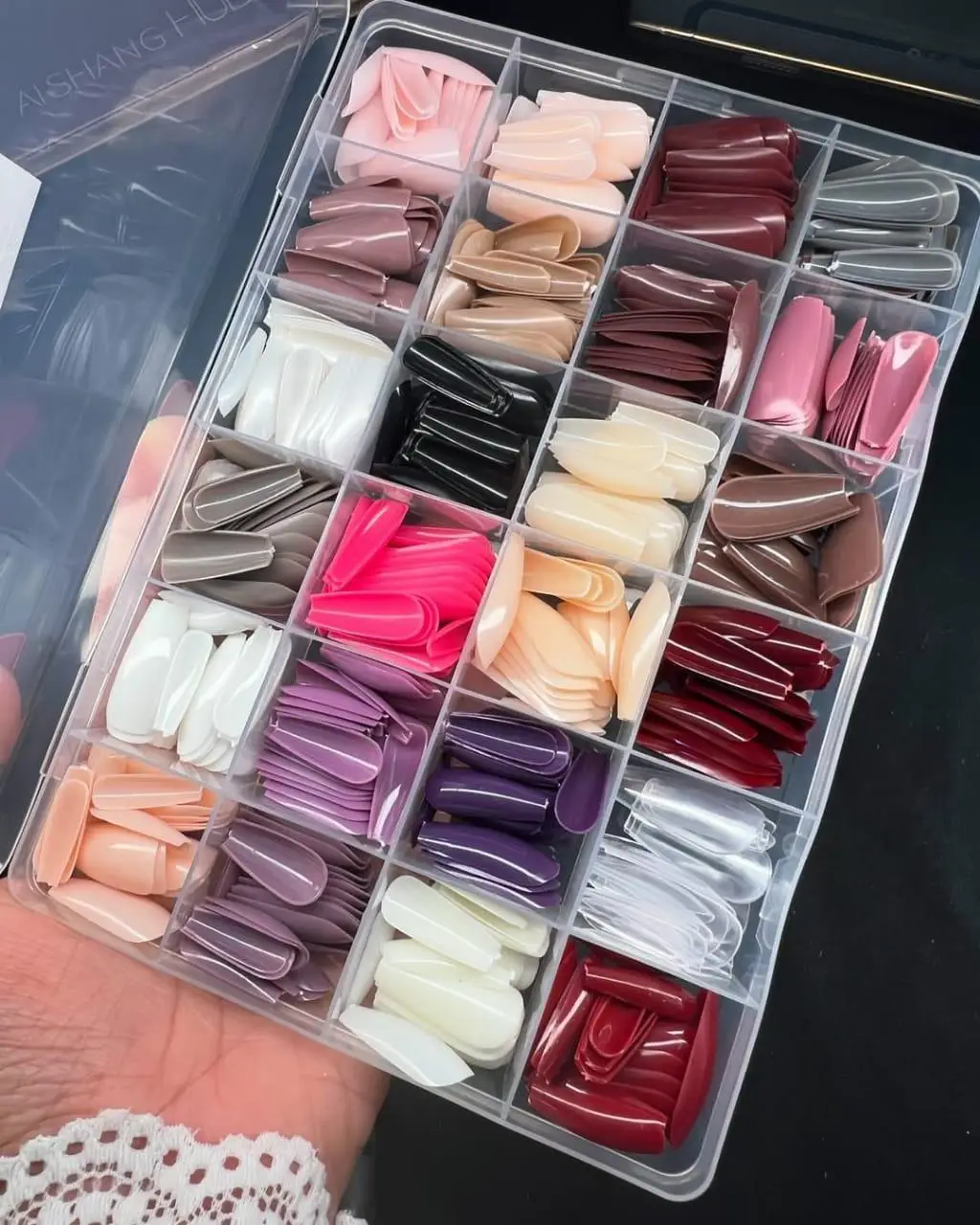576 Smooth and Even Coverage Stick On Artificial Nails Set With 1 Free Glue