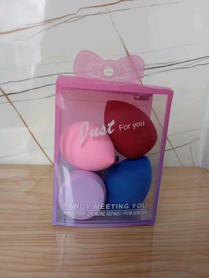 4 Pcs Multicolor Heart-Shaped Beauty Blenders for Makeup Application